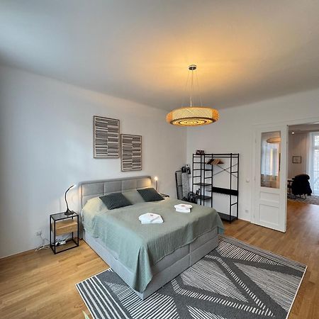 Trendy Apartment Zentral Gelegen Viena Exterior foto
